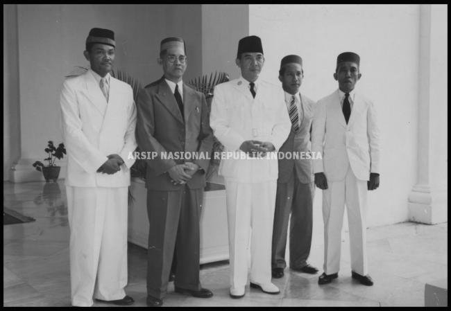 Presiden Soekarno bersama Raja Gowa