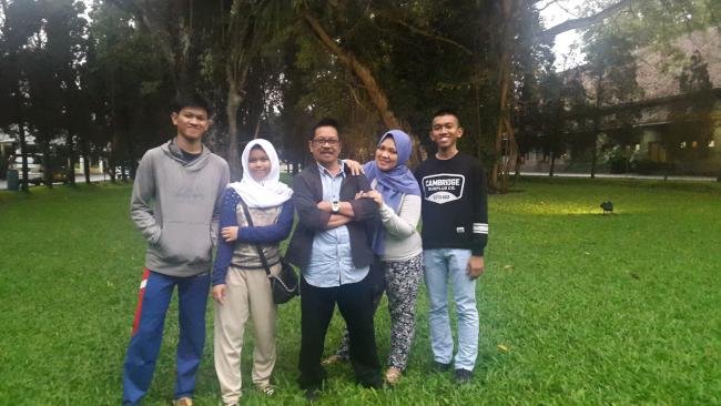 Rimba Alam bersama istri dan anak2